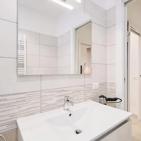 Exclusive Hideaway With Patio In The Heart Of Apartment Rome