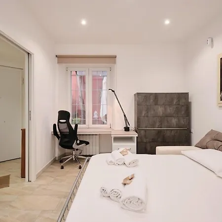 Exclusive Hideaway With Patio In The Heart Of Apartment