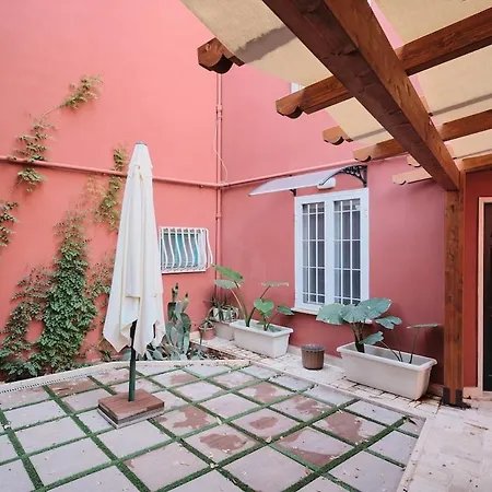 Exclusive Hideaway With Patio In The Heart Of