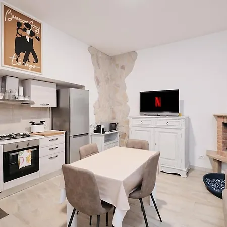 Apartment Exclusive Hideaway With Patio In The Heart Of *